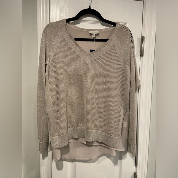 NWT Lucky Brand Size M Silver Metallic Knit V Neck Layered Long Sleeve Sweater - Picture 1 of 12